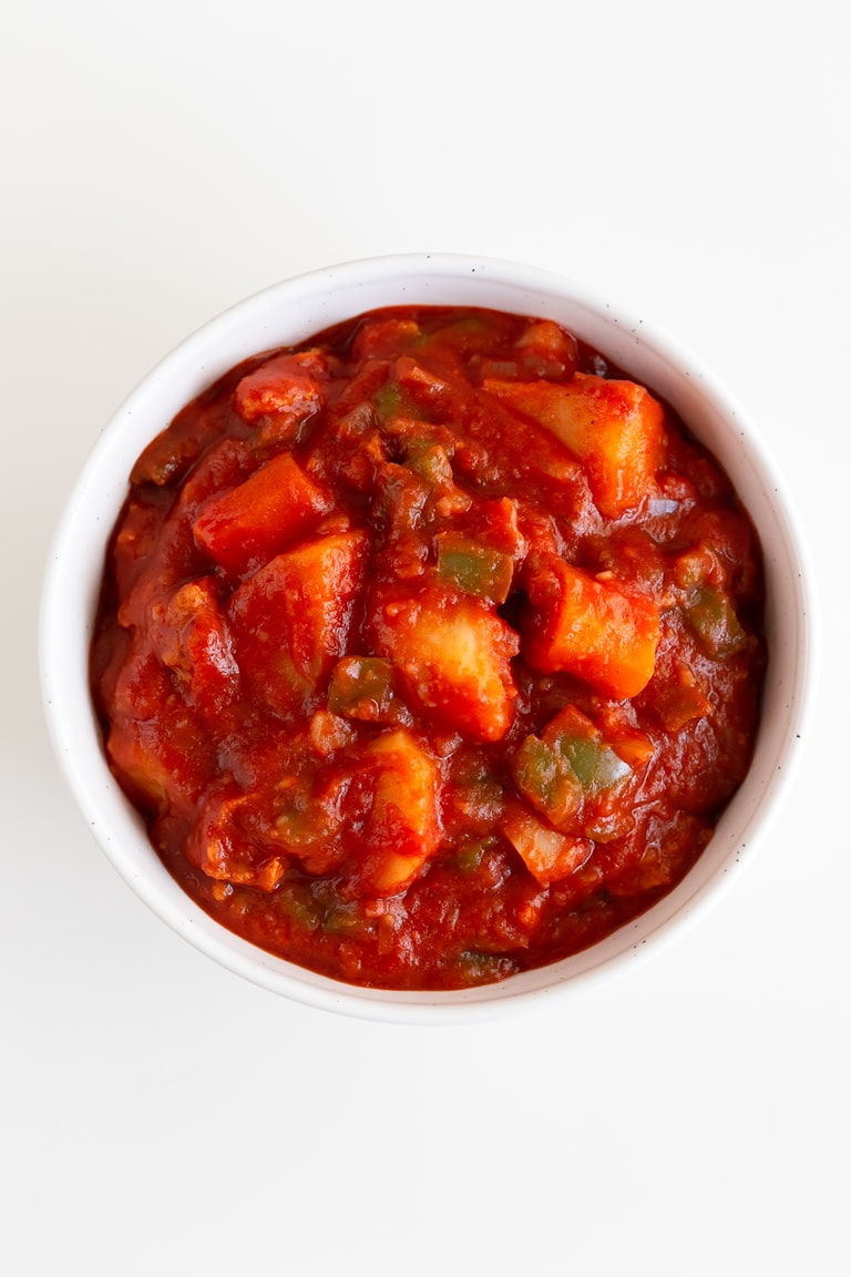 Guiso vegano. - Goulash vegano, una versión vegetal de este clásico goulash húngaro. Es una comida tan sabrosa, reconfortante y única para toda la familia. # vegano #bezglutenowy #prostyveganblog